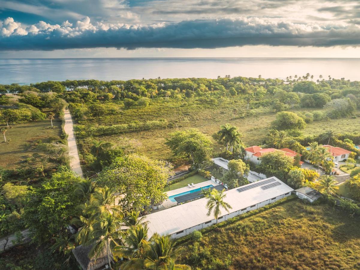 El Encuentro Surf Lodge Cabarete Exterior photo